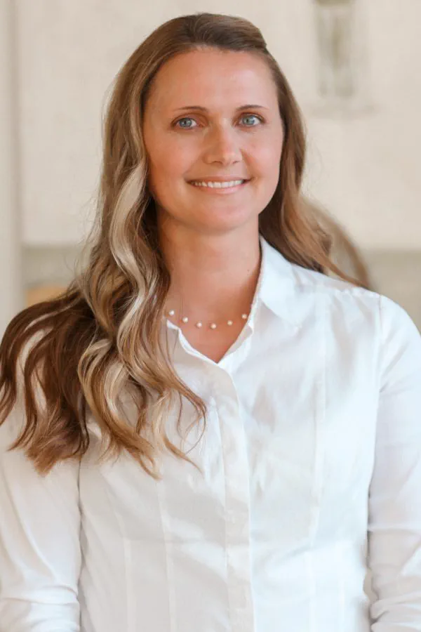 Portrait of Leah Thompson, Partner / Controller